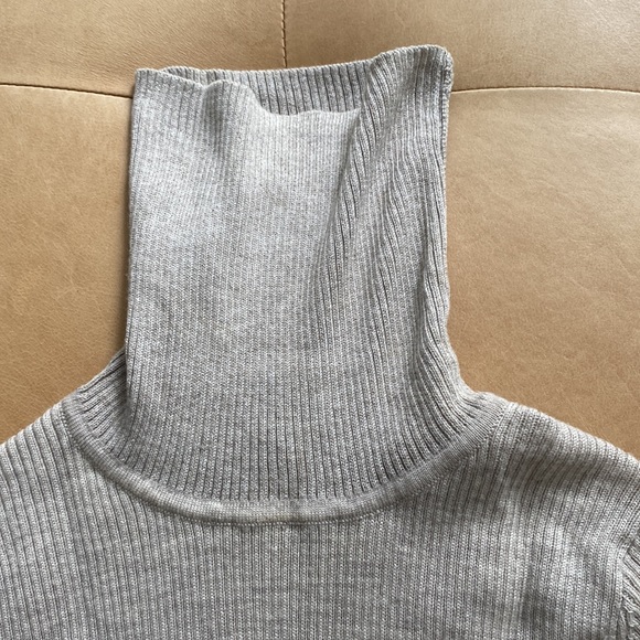 MUJI wool turtleneck - Picture 3 of 8